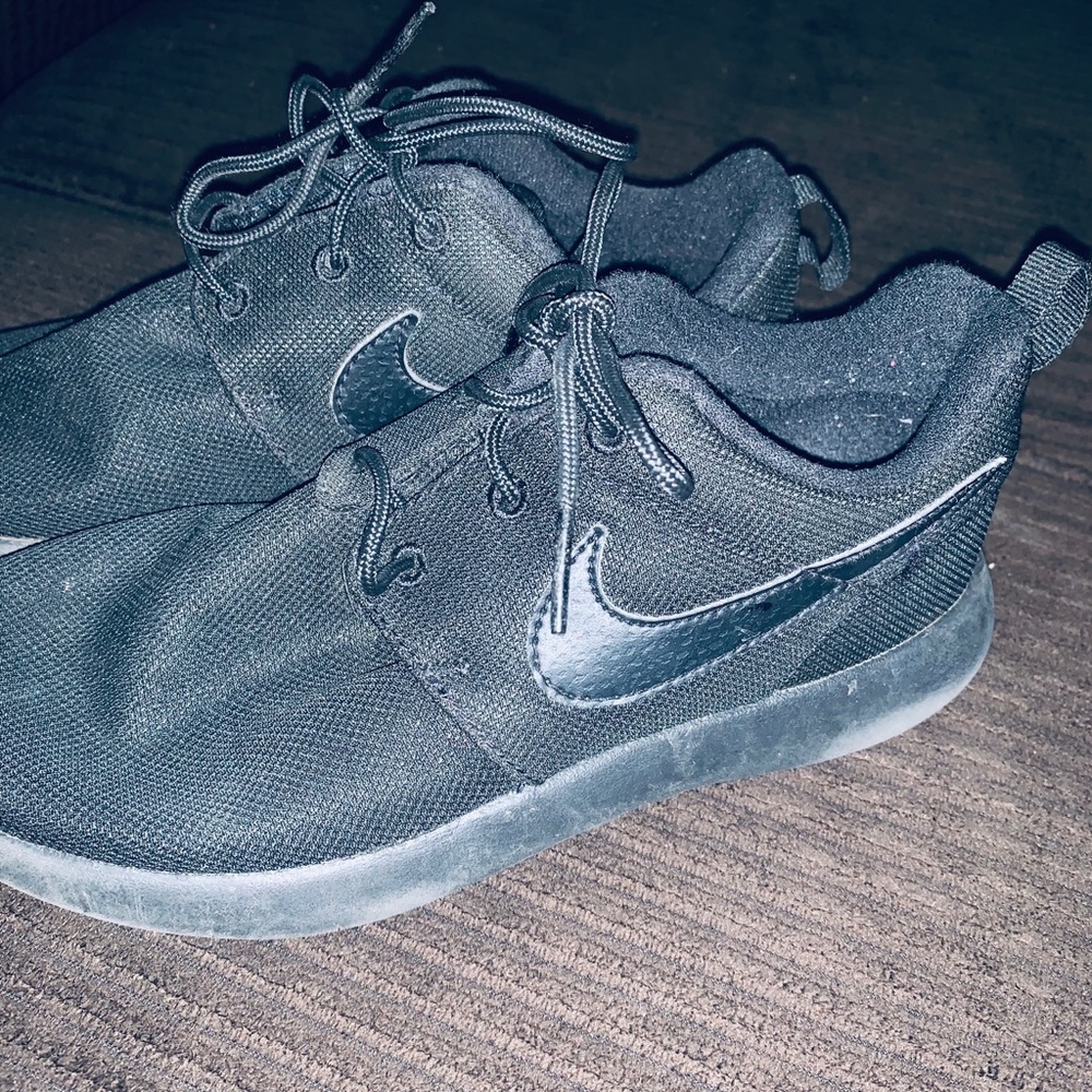 Nike size 2youth black running shoes